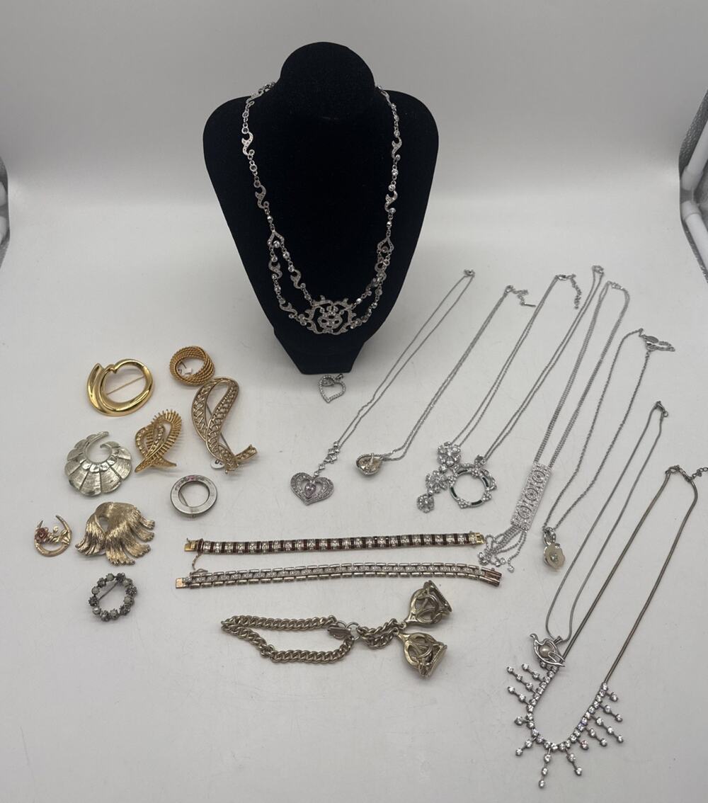 Mixed Lot 22 Necklace Bracelet’s Brooch’s Wearable Resell 925 See Description